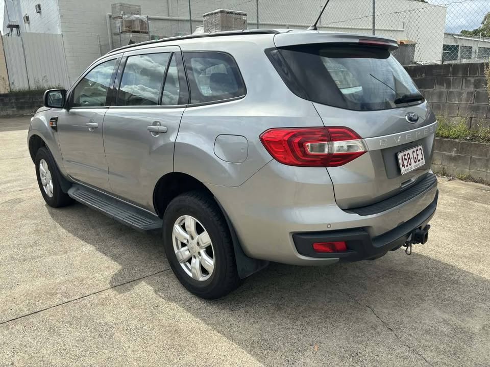 2017 Ford Everest Ambiente Easy Finance Great value 3.jpg